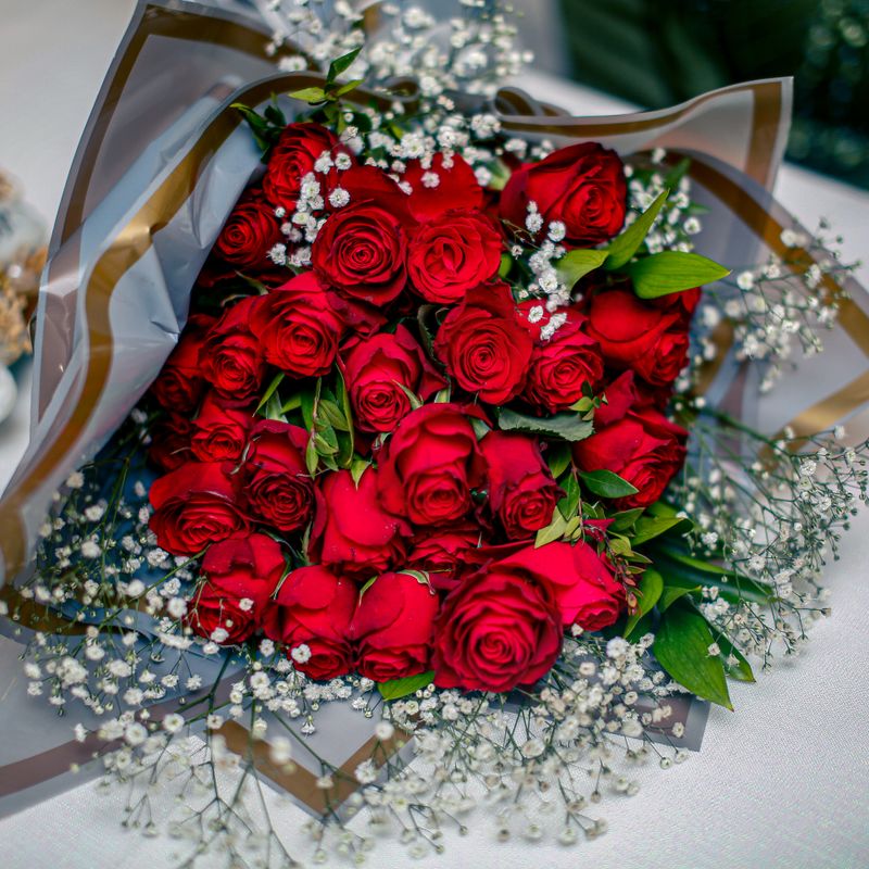 Red Rose Bouquet, 24 Stems